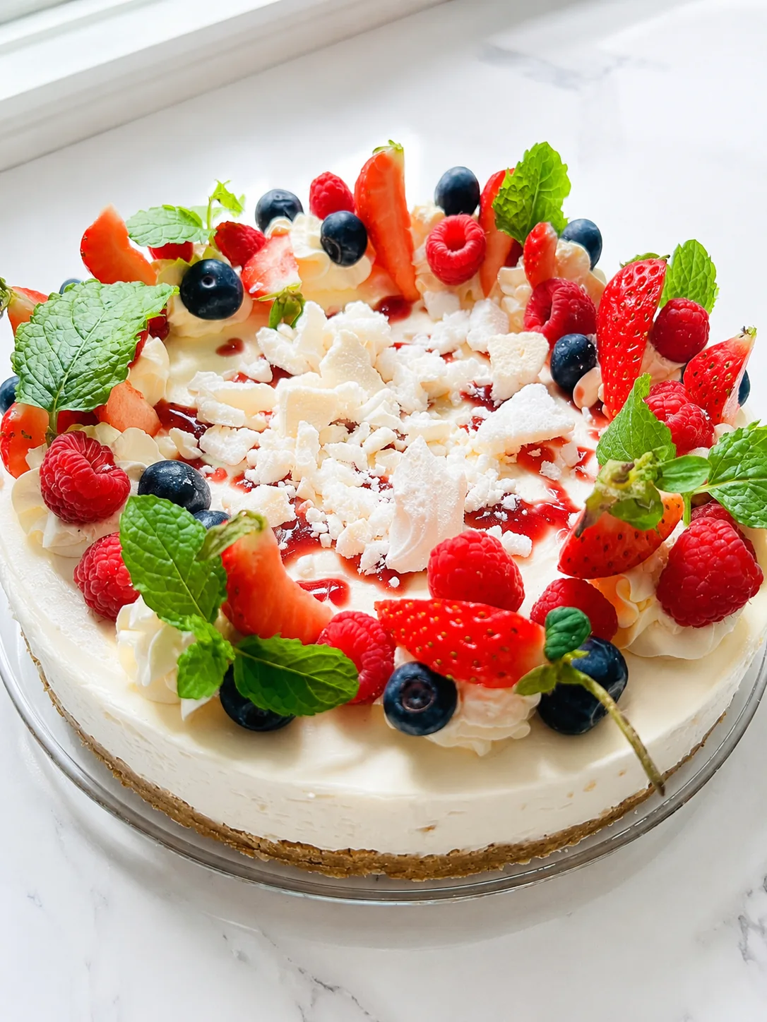 A fruit-topped cream cake