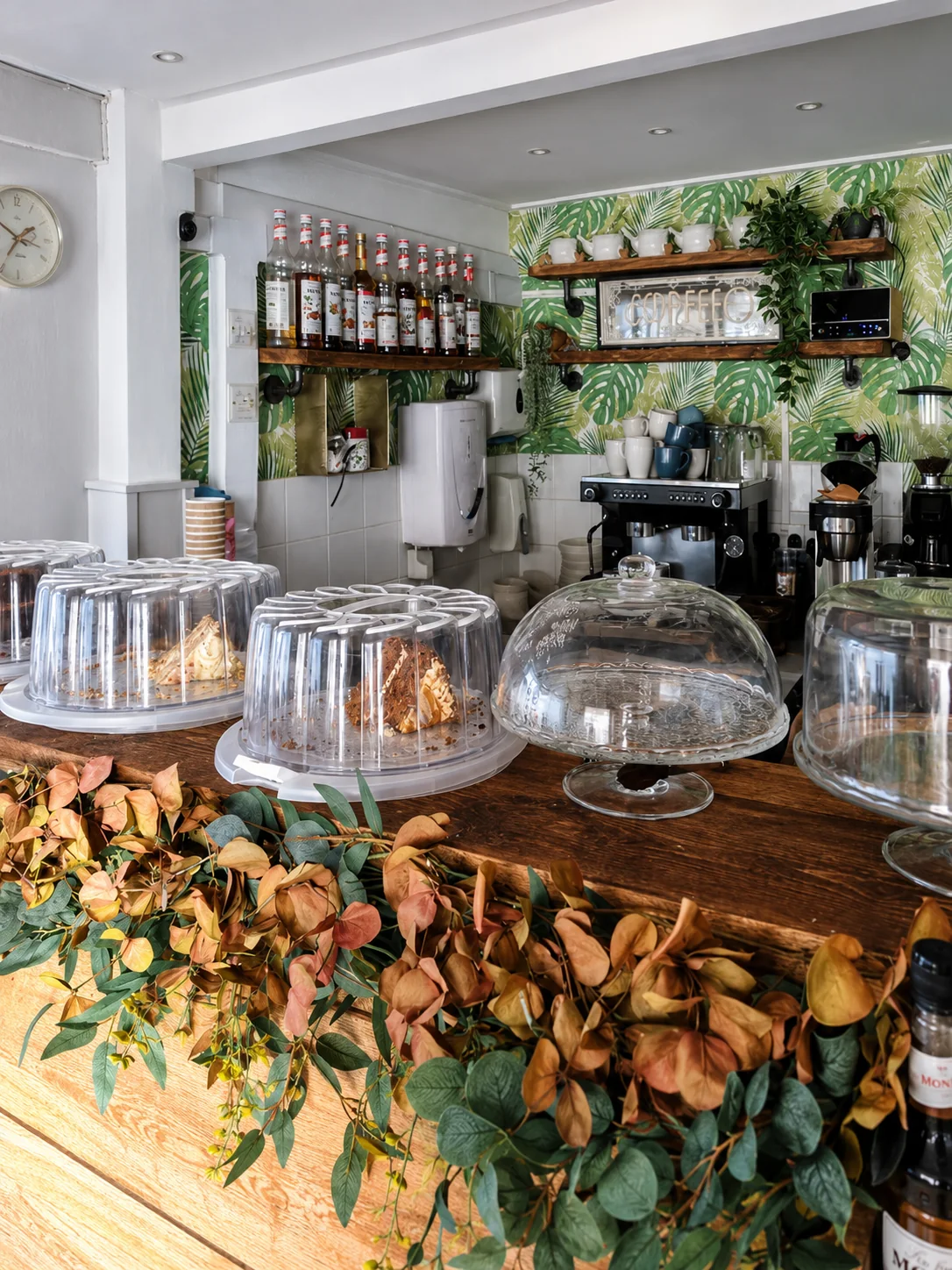 The coffee counter with cakes and drinks